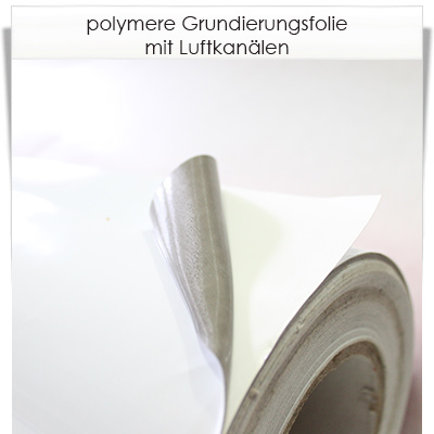 Weiß glänzende polymere Klebefolie mit grau strukturiertem Kleber und  Luftkanalstruktur